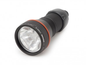 攝影燈界的 LSD - INON LF800-N