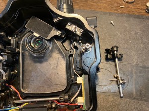 維修日記 2022-04-11: Nauticam A72防水殼PLAY撥桿鎖死維修