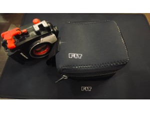 F.I.T. 收納包: 5mm防寒衣材質, YKK塑膠拉鍊, 拉鍊車縫處加固處理