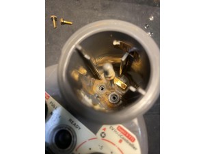 維修日記 2022-09-15: INON Z-330: 電池室進水復原: 包含螺絲、銅片、電池標貼紙 維修日記 2022-09-15: INON Z-330: 電池室進水復原: 包含螺絲、銅片、電池標貼紙