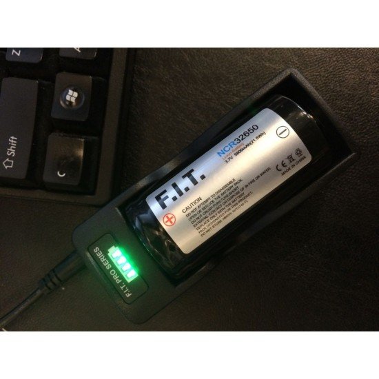 F.I.T. 32650 電池充電器 for LED 2600/2500/2400/1200 攝影燈