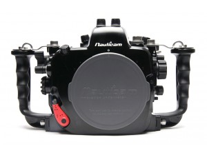 Nauticam D800 能用電子線引閃嗎?