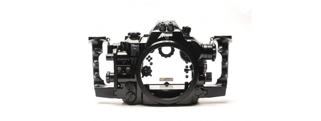 微距神器 - Anthis Nexus C 7DII 防水殼安裝 INON 45 度觀景窗+100mm微距鏡頭罩+提把+FIT多向圓球座+FIT 折環