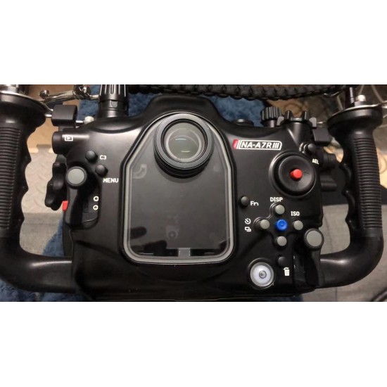 中古 Nauticam NA-A7RIII 廣角套裝包含230mm鏡頭罩與配件 #17420, #18812, #37305, #21160, #37145 中古 Nauticam NA-A7RIII 廣角套裝包含230mm鏡頭罩與配件 #17420, #18812, #37305, #21160, #37145